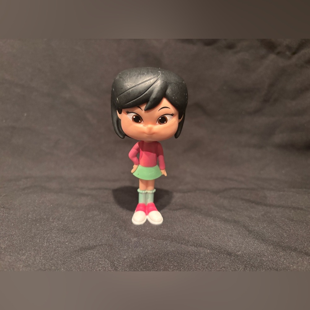 Disney Jr Puppy Dog Pals Chloe Toy Figure